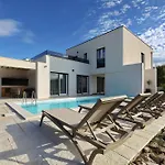 Wave Of Mit Meerblick, Beheiztem Pool Und Direktem Strandzugang - Familienfreundlich, 4 Sz, * 洛瓦尼斯卡