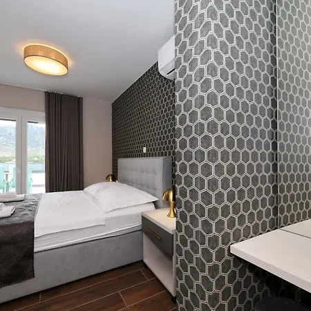 Wave Of Mit Meerblick, Beheiztem Pool Und Direktem Strandzugang - Familienfreundlich, 4 Sz, * Rovanjska
