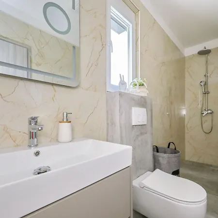 Vila Wave Of Mit Meerblick, Beheiztem Pool Und Direktem Strandzugang - Familienfreundlich, 4 Sz, Rovanjska