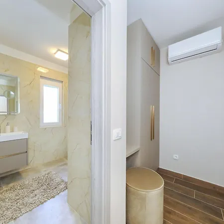 Vila Wave Of Mit Meerblick, Beheiztem Pool Und Direktem Strandzugang - Familienfreundlich, 4 Sz, *