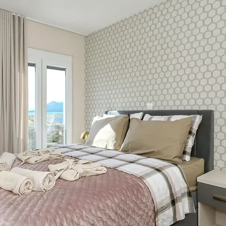 Wave Of Mit Meerblick, Beheiztem Pool Und Direktem Strandzugang - Familienfreundlich, 4 Sz, * Rovanjska