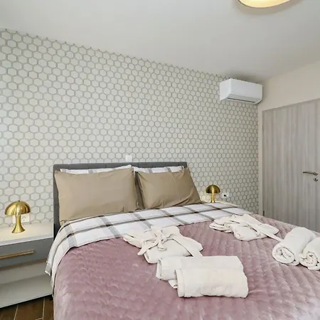 Villa Wave Of Mit Meerblick, Beheiztem Pool Und Direktem Strandzugang - Familienfreundlich, 4 Sz, Rovanjska