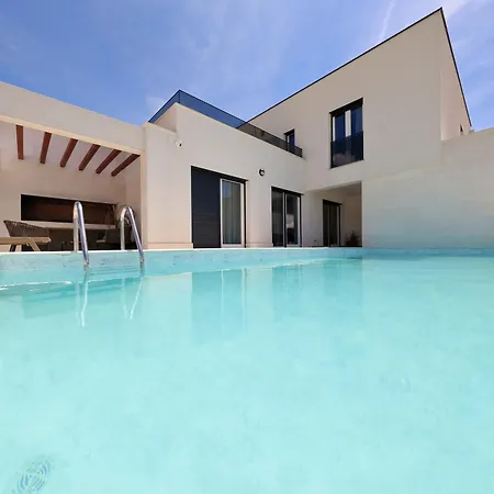 Wave Of Mit Meerblick, Beheiztem Pool Und Direktem Strandzugang - Familienfreundlich, 4 Sz, Rovanjska