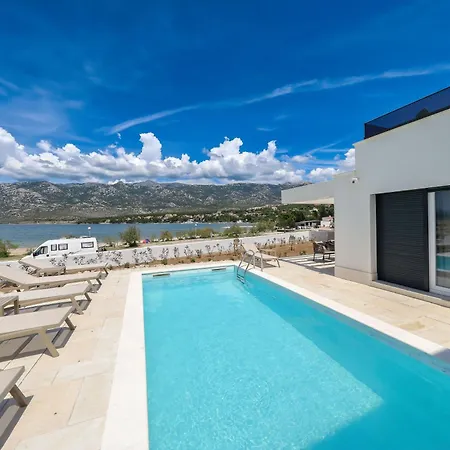 Wave Of Mit Meerblick, Beheiztem Pool Und Direktem Strandzugang - Familienfreundlich, 4 Sz, Villa Rovanjska