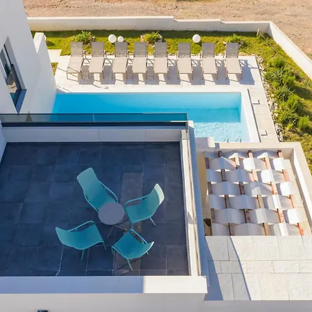 Wave Of Mit Meerblick, Beheiztem Pool Und Direktem Strandzugang - Familienfreundlich, 4 Sz, * Rovanjska