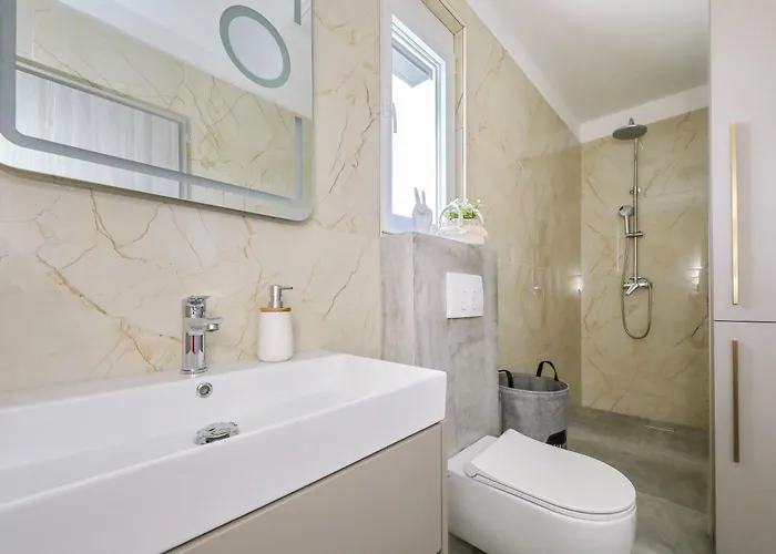 Vila Wave Of Mit Meerblick, Beheiztem Pool Und Direktem Strandzugang - Familienfreundlich, 4 Sz, Rovanjska