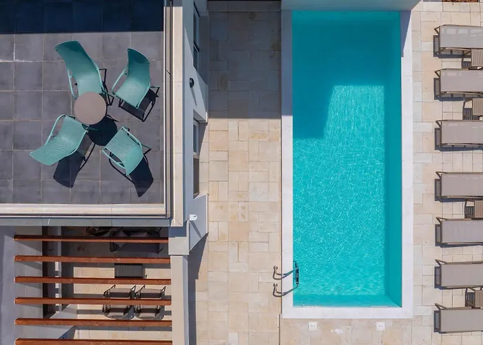 Wave Of Mit Meerblick, Beheiztem Pool Und Direktem Strandzugang - Familienfreundlich, 4 Sz, Villa Rovanjska