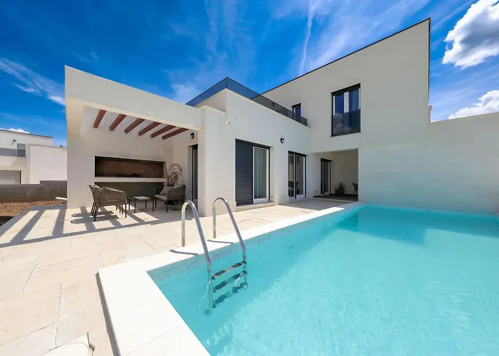 Villa Wave Of Mit Meerblick, Beheiztem Pool Und Direktem Strandzugang - Familienfreundlich, 4 Sz, Rovanjska